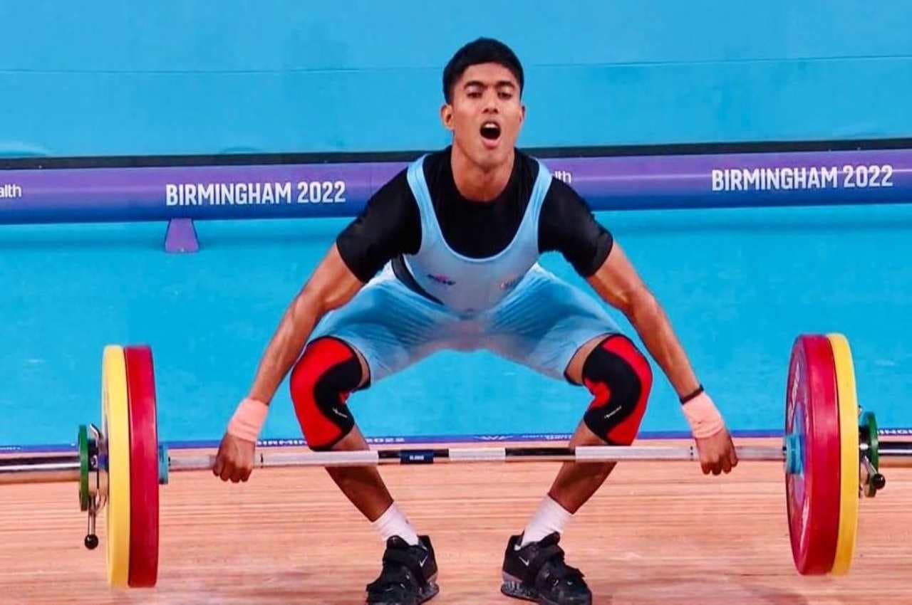 CWG 2022 : कॉमनवेल्थ गेम्स में भारत का खुला खाता, वेटलिफ्टर संकेत सारगर ने जीता रजत पदक