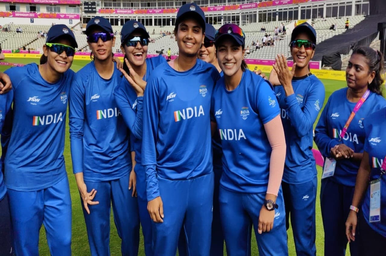 बचपन में लड़कों की टीम में खेलीं, अब भारत के लिए किया टी20 डेब्यू, पिता हैं सिक्योरिटी गार्ड