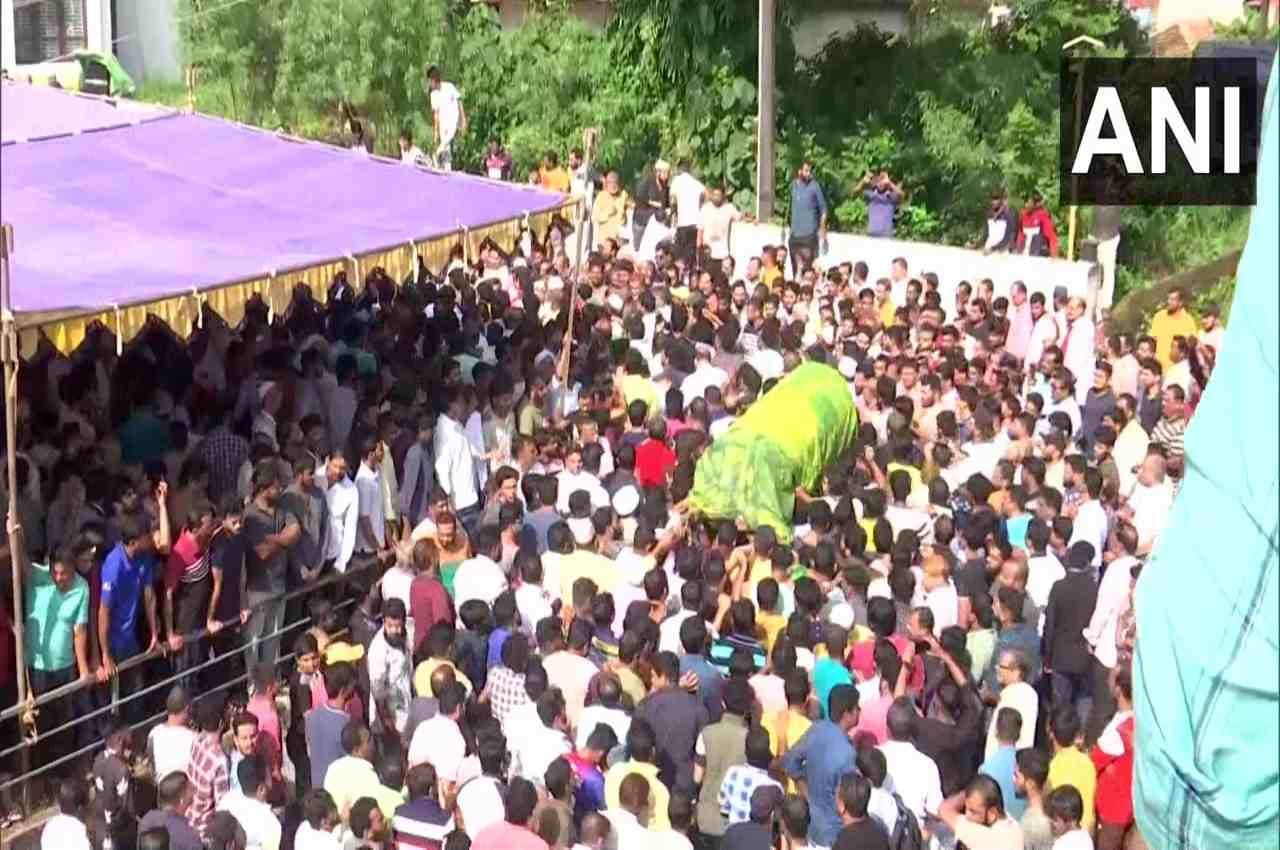 कर्नाटक में एक और हत्या, युवक को चाकू से गोदा, मंगलुरु में धारा 144 लागू