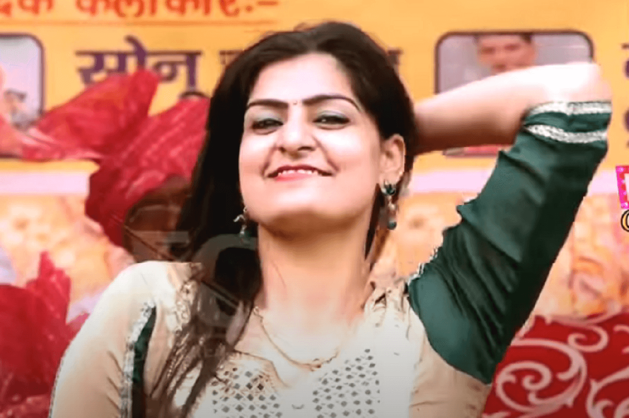 Haryanvi Hot Dance Video: Monika Choudhary का कयामत, महफिल में उड़ाया गर्दा