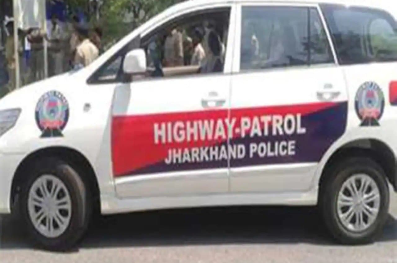 झारखंड के तीन विधायकों को पुलिस ने हिरासत में लिया, गाड़ी से बेहिसाब नकदी बरामद