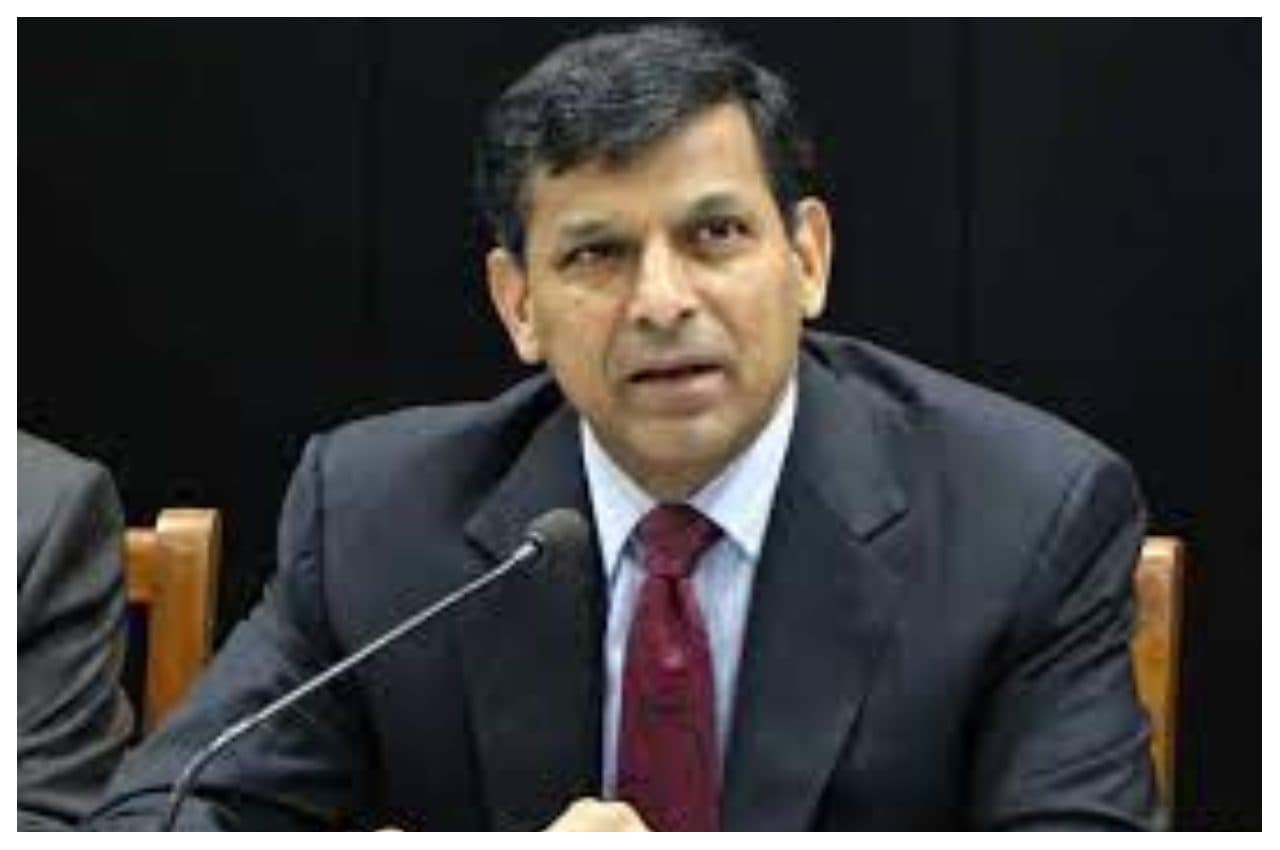 Union Budget 2025: देश चाहे Income Tax में कटौती, Raghuram Rajan बोले, 'यह सही नहीं'
