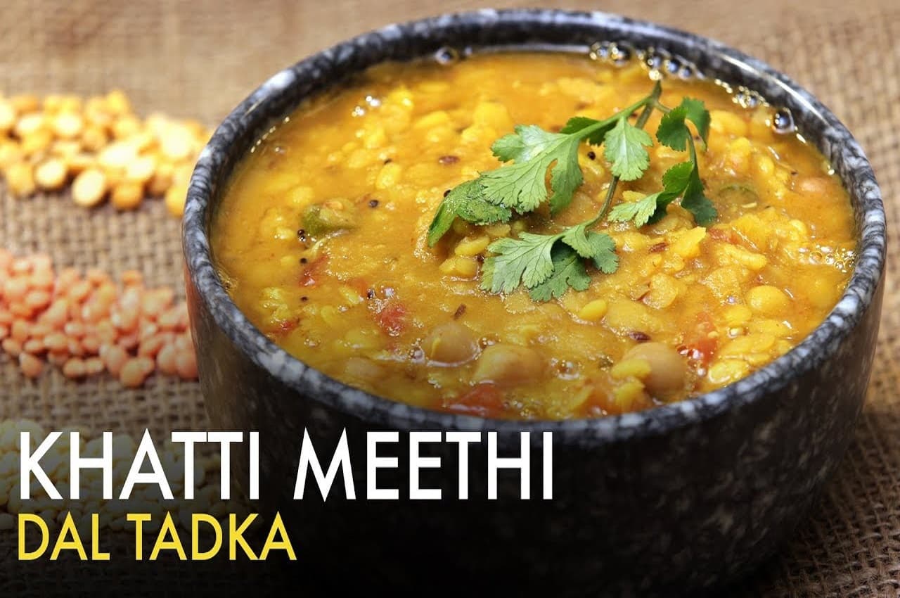 Khatti Meethi Dal Recipe: रेगुलर दाल खाकर बोर हो चुके हैं, तो आज डिनर में ट्राई करें खट्टी-मीठी दाल, जानें रेसिपी