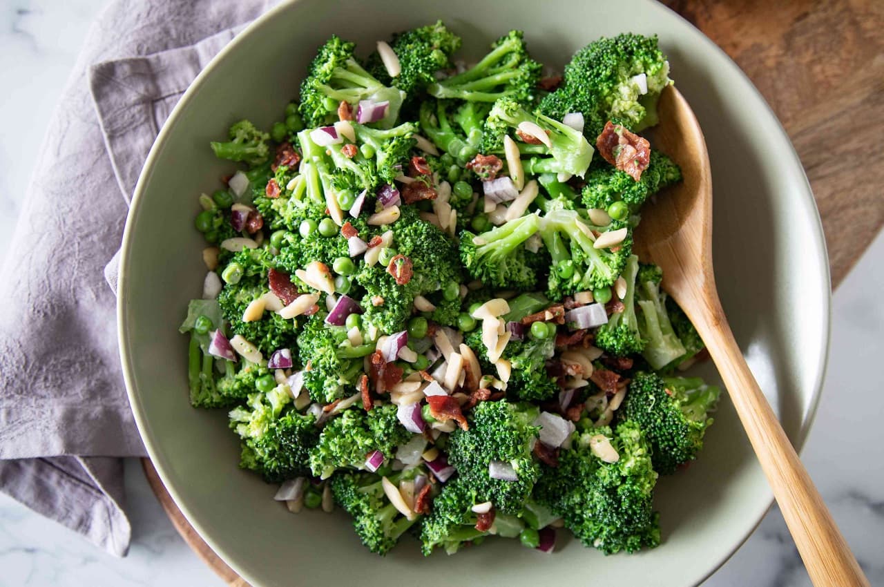 Broccoli Salad Recipe: दिन की करें हेल्दी शुरूआत स्वादिष्ट और पौष्टिक ब्रोकली सलाद के साथ, जानें रेसिपी