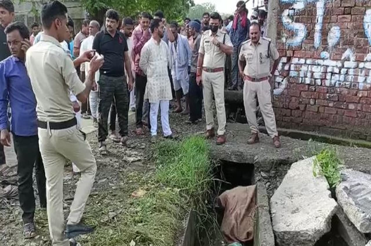 MP News: बीच चौराहे पर बोरे में बंधी मिली युवक की लाश, क्षेत्र में फैली सनसनी