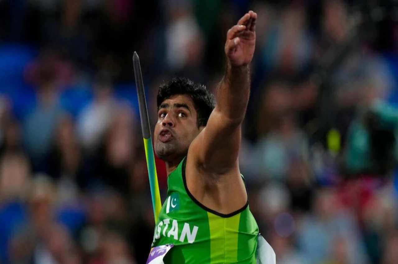 CWG 2022: नीरज चोपड़ा के दोस्त ने तोड़ डाले रिकॉर्ड, पाकिस्तान के अरशद नदीम ने एंडरसन पीटर्स को पछाड़ा