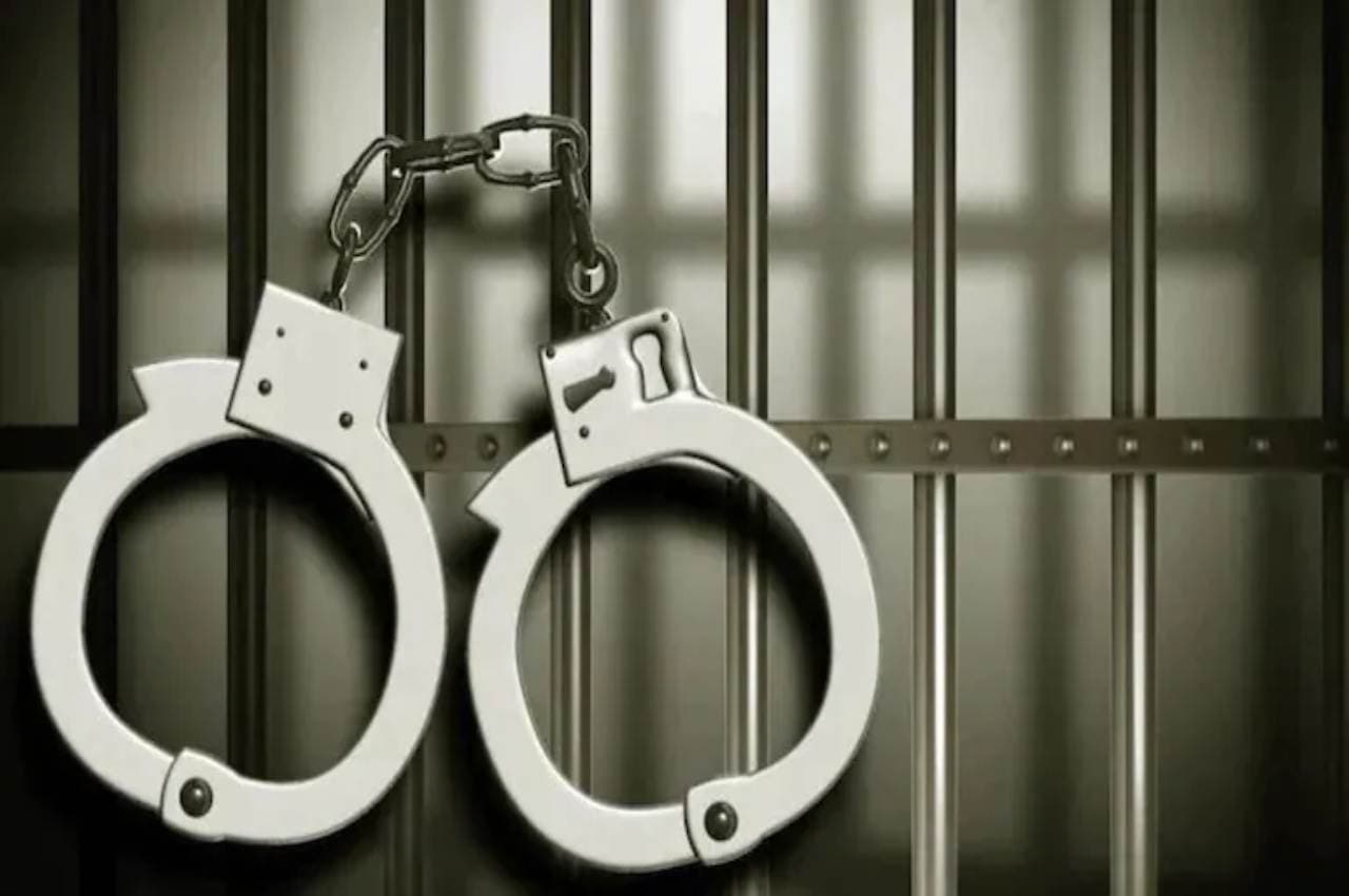 अजब-गजब; 30 लाख रुपये की हुई चोरी, फिर चोरों से मिली इतनी रकम कि बुलानी पड़ी आयकर विभाग की टीम