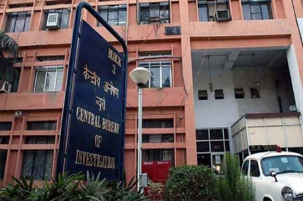 बिहार के डिप्टी सीएम तेजस्वी यादव के कनेक्शन वाले गुरुग्राम मॉल में CBI का छापा, यहां पढ़ें- पूरी जानकारी