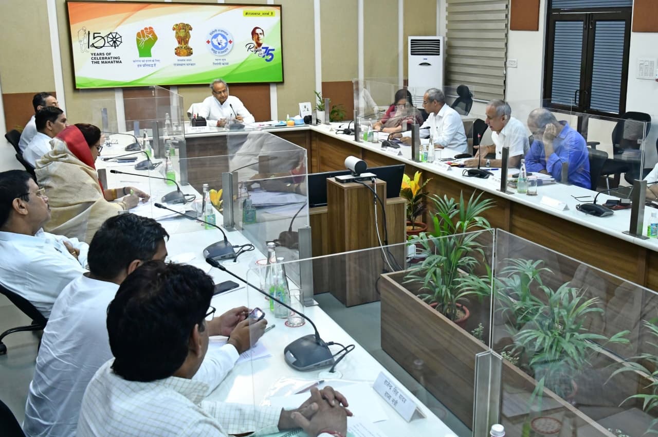Rajasthan: CM गहलोत ने खाटूश्याम जी मंदिर में हुई घटना को दुखद और दुर्भाग्यपूर्ण बताया, कड़ी सुरक्षा के दिए निर्देश