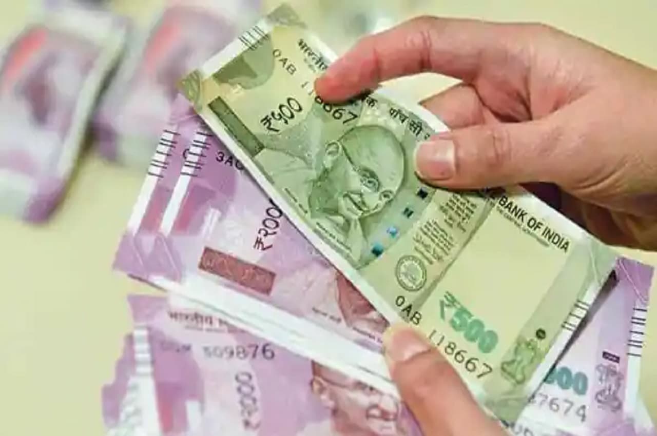 7th Pay Commission: केंद्रीय कर्मचारियों के लिए गुड न्यूज, इस दिन मोदी सरकार बढ़ाएगी डीए