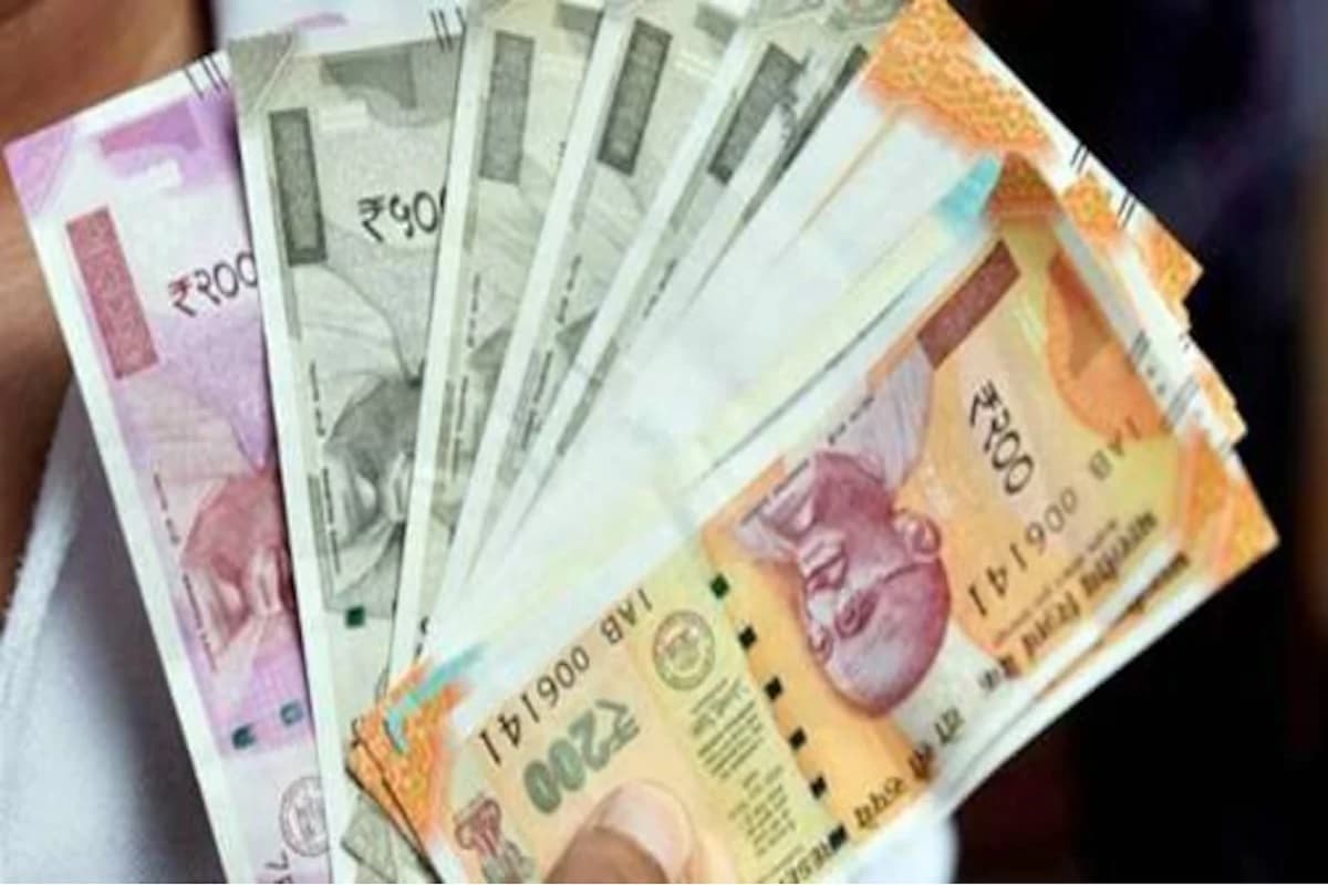 7th Pay Commission: केंद्रीय कर्मचारियों की सैलरी में होगा बंपर इजाफा, जानें DA में बढ़ोतरी का कब होगा ऐलान