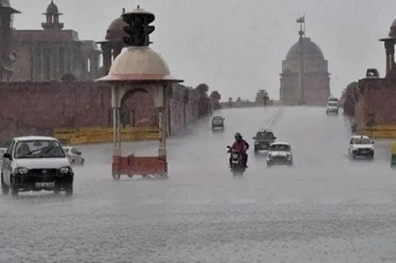 Delhi weather update: राजधानी में आज हल्की बारिश की संभावना, पढ़ें- IMD का पूर्वानुमान