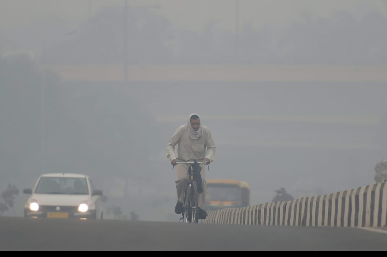दिल्ली दुनिया का सबसे प्रदूषित शहर, कोलकाता दूसरे नंबर पर