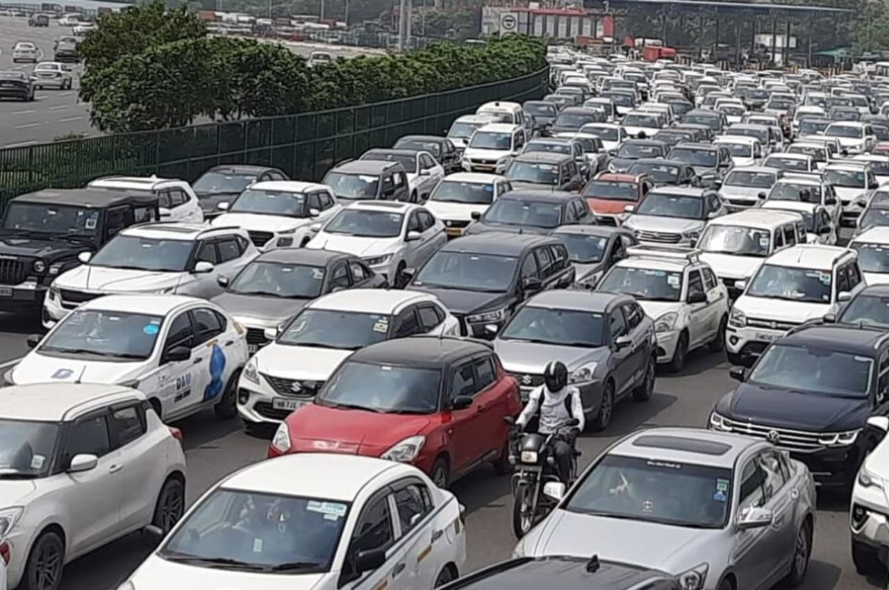 Delhi: नहीं दिखाया PUC सर्टिफिकेट तो वाहन मालिकों की हो जाएगी RC खराब? तेल नहीं मिलेगा वो अलग!