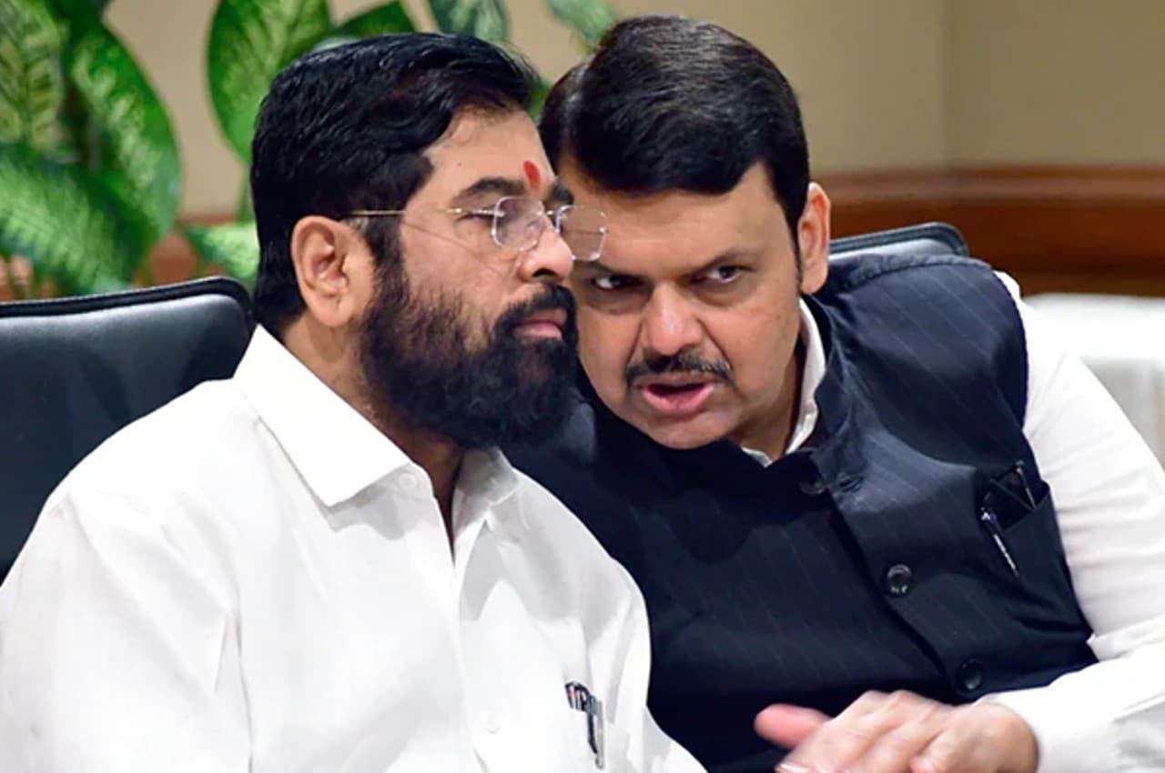 उद्धव गुट वाले शिवसेना के मुखपत्र 'सामना' में शिंदे-फडणवीस सरकार को घेरा, लिखा- नीरव मोदी, विजय माल्या को नियुक्त करें