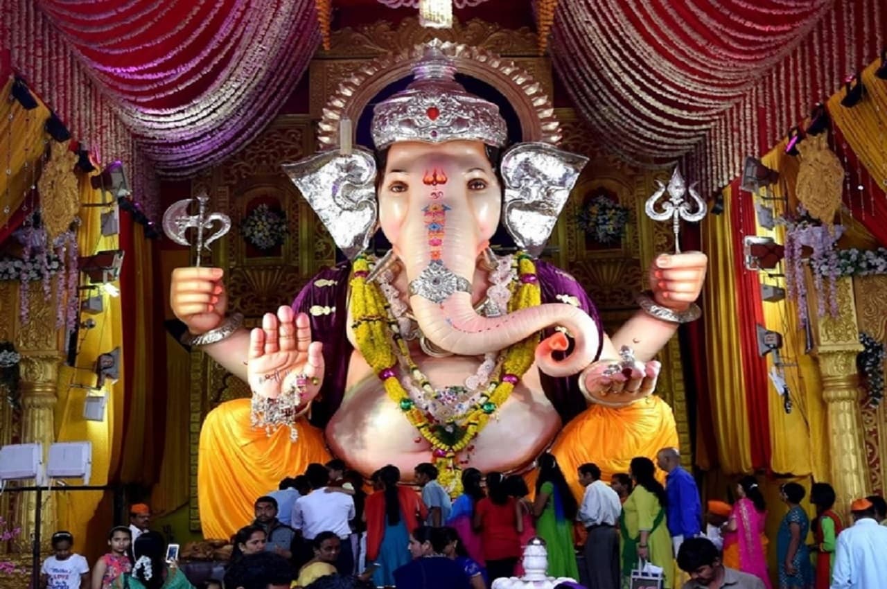 Budhwar Ke Upay: बुधवार को इन उपायों से खुश होते हैं विघ्नहर्ता, जीवन में चल रही समस्याओं से मिलता है छुटकारा