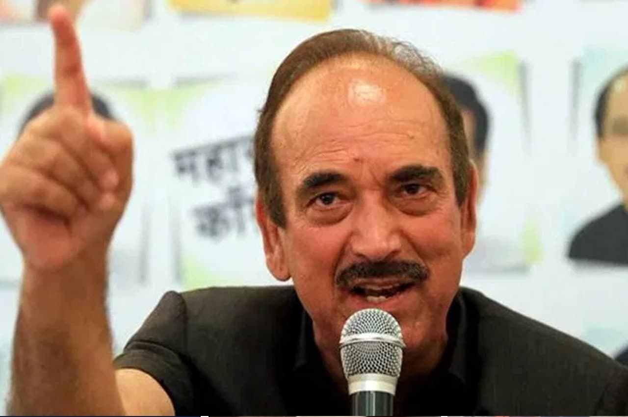'आजाद ने गलत समय पर साथ छोड़ा', जानें गुलाम नबी के इस्तीफे पर किसने क्या कहा?