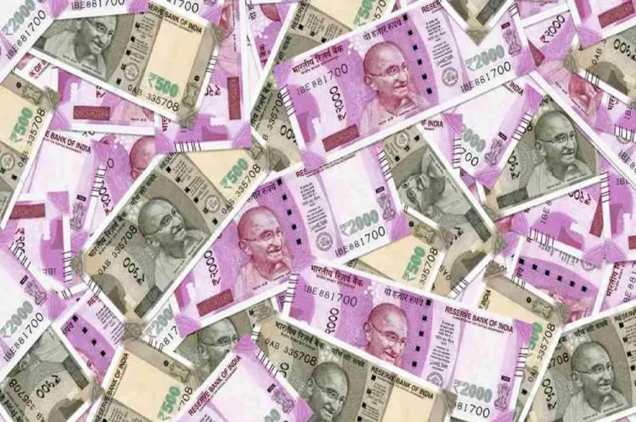Vastu Tips: घर में इन चीजों को रखने से चुंबक की तरह खिंचा चला आता है पैसा