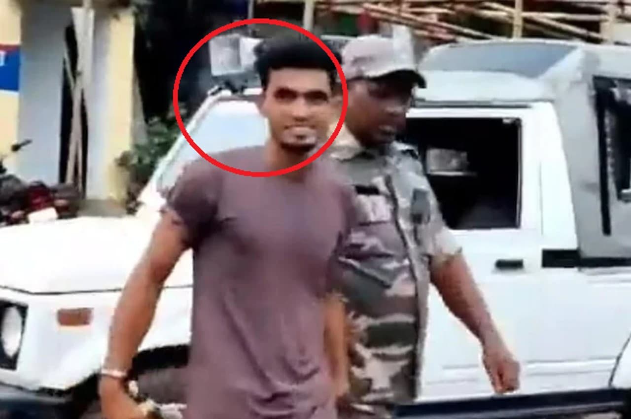 Video: पुलिस कस्टडी में भी हंसता दिखा झारखंड की अंकिता को जिंदा जलाने का आरोपी