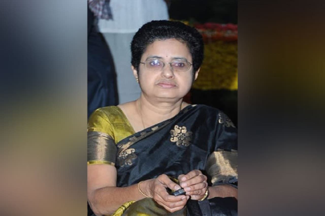 हैदराबाद में पूर्व सीएम NTR की बेटी उमा माहेश्वरी ने की आत्महत्या, घर पर फंदे से लटकी मिलीं