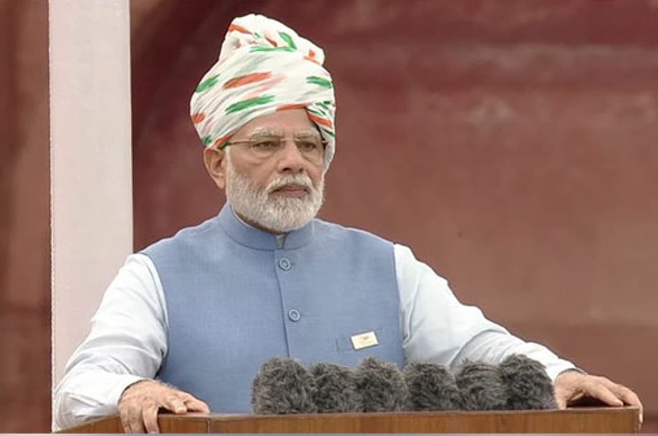 PM modi flag hoisting1