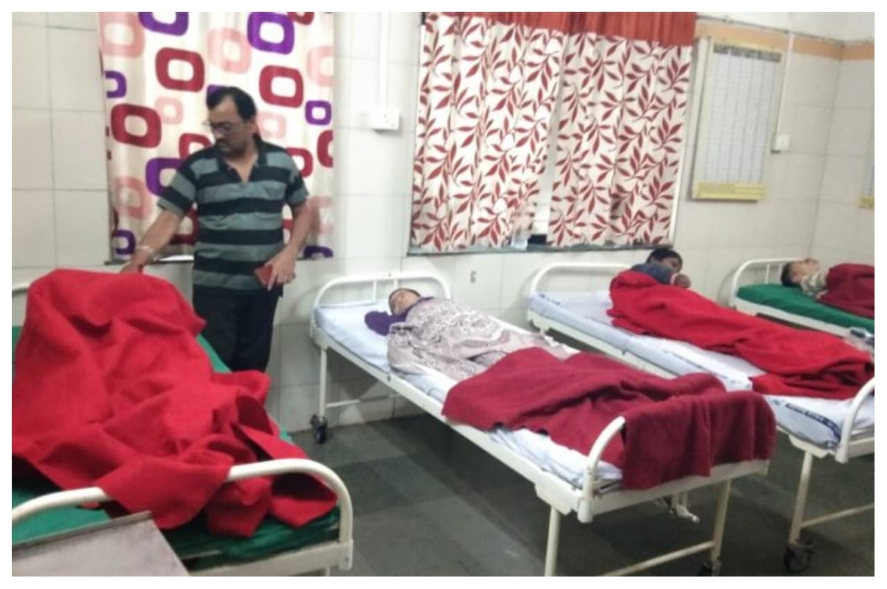 Maharashtra: स्कूल में खिचड़ी खाने से फूड पॉइजनिंग, आठ छात्र बीमार और दो की मौत