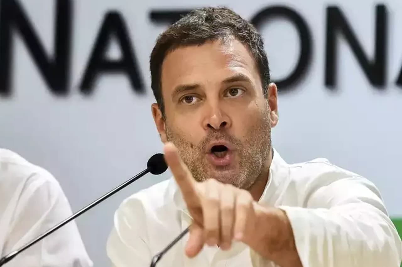 'देश के लिए खादी लेकिन राष्ट्रीय ध्वज के लिए चीनी पॉलिएस्टर', PM Modi के बयान पर राहुल गांधी का निशाना