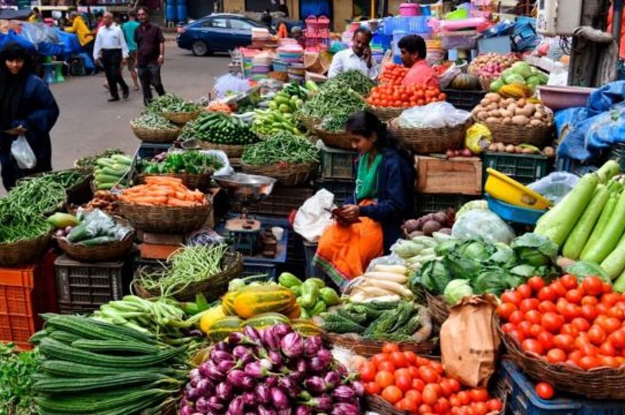 Retail Inflation: खुदरा महंगाई में बड़ी गिरावट, जुलाई में आंकड़ा घटकर 6.71% पर पहुंचा