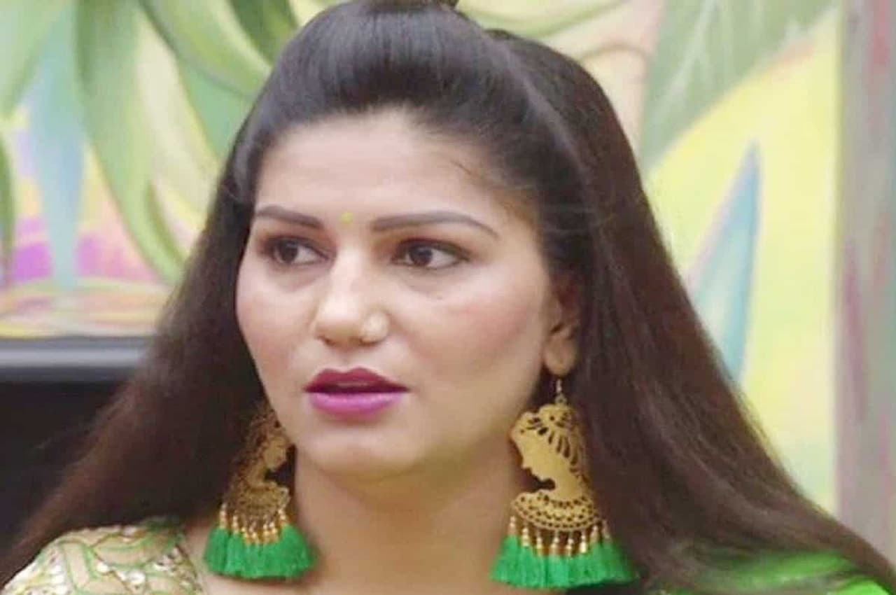 Sapna Chaudhary: सपना चौधरी की मुश्किलें बढ़ीं, कोर्ट ने जारी किया गिरफ्तारी वारंट, जानें क्या है पूरा मामला