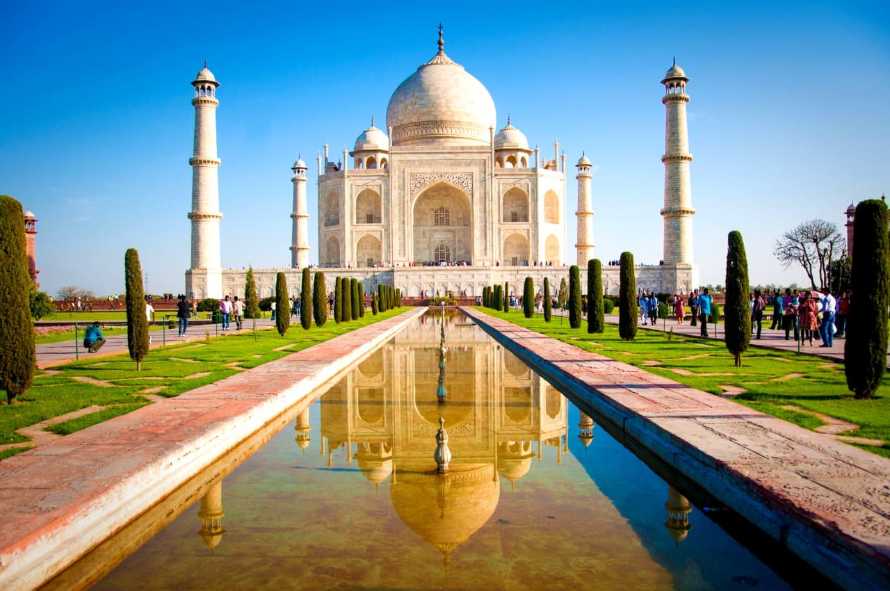 Taj Mahal को इतिहास में पहली बार मिला इतने करोड़ का टैक्स नोटिस, पढ़ें- पूरी डिटेल
