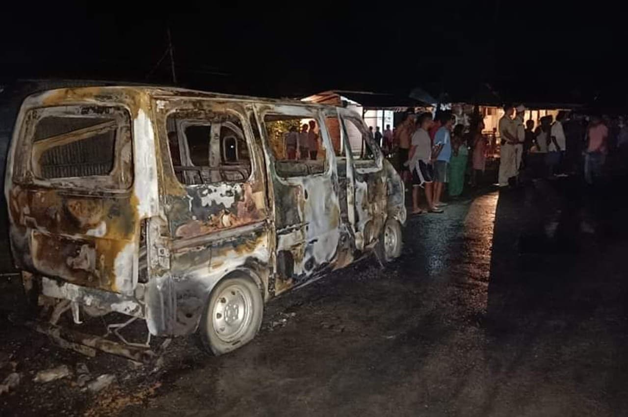 Tension in Manipur: मणिपुर के दो जिलों में 60 दिनों के लिए धारा 144 लागू, 5 दिनों तक इंटरनेट सेवा सस्पेंड