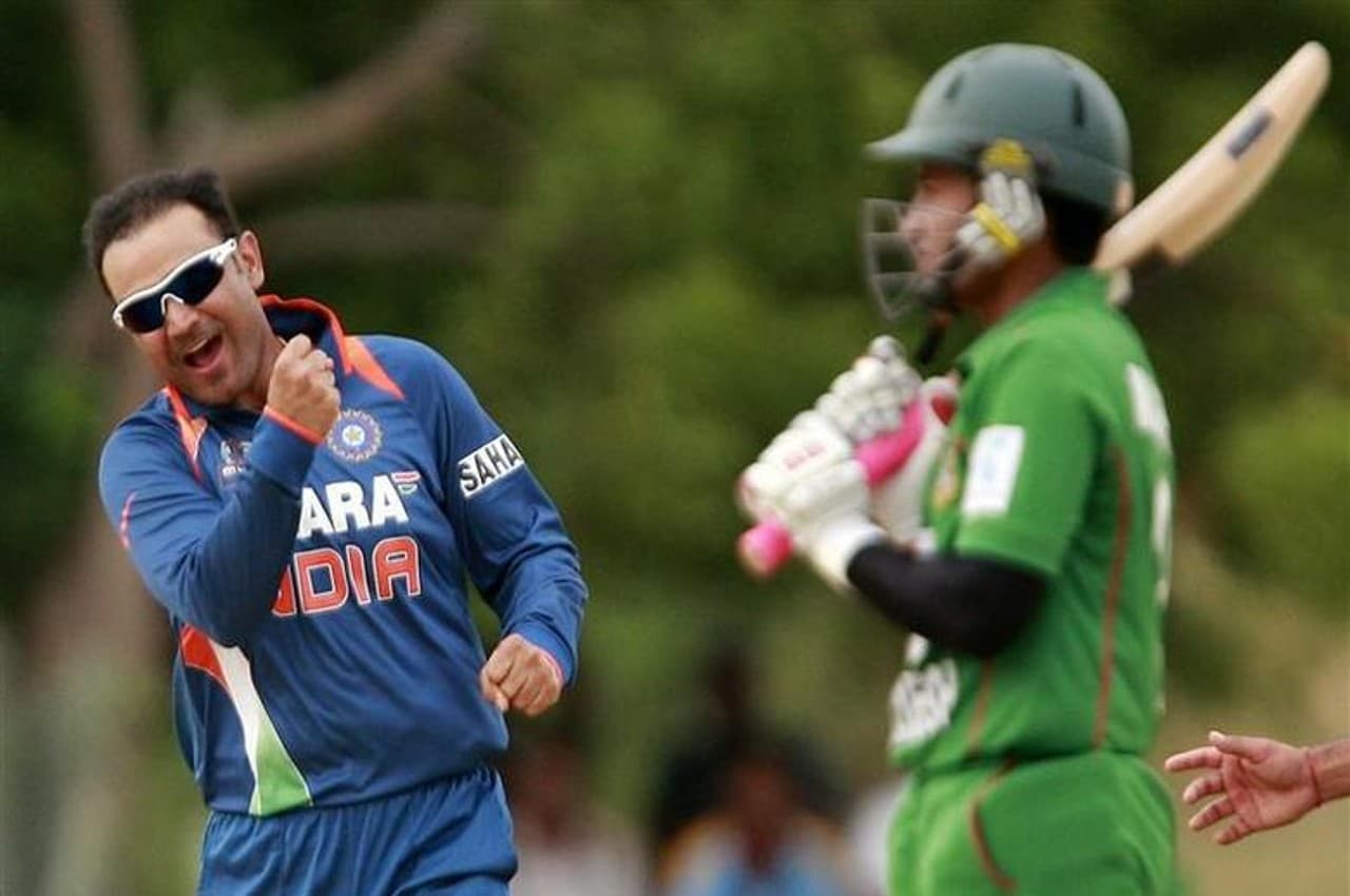 Asia Cup: जब वीरू ने बल्ला नहीं गेंद से मचाया था कोहराम...सहवाग का ये धांसू रिकॉर्ड आपको चौंका देगा