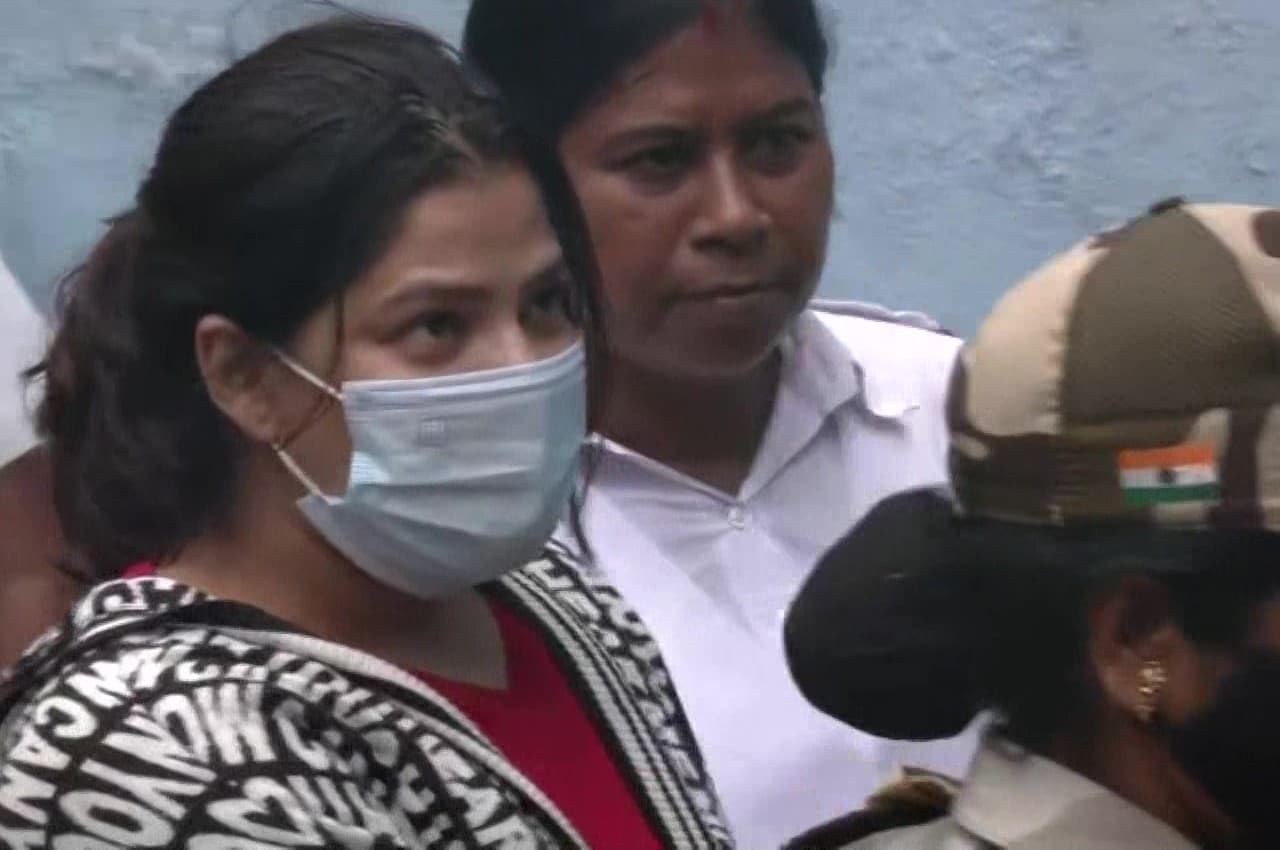 Arpita Mukherjee: अर्पिता मुखर्जी को जान का खतरा, वकील बोले- बिना जांच के न दिया जाए खाना