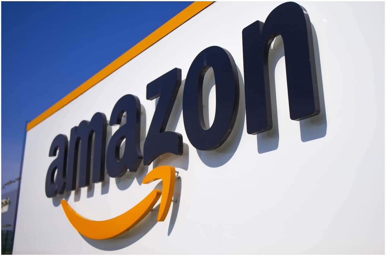 बॉलीवुड के बाद अब Amazon पर फूटा लोगों का गुस्सा, श्रीकृष्ण की इस तस्वीर की वजह से बायकॉट शुरू