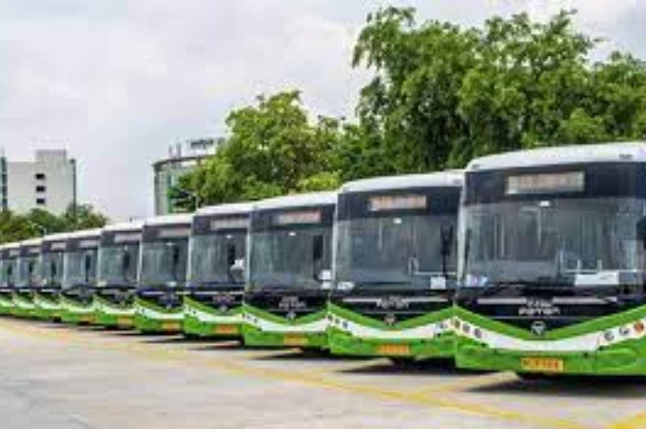 New Electric Buses: स्विच मोबिलिटी और 'चलो' में हुआ समझौता, सड़कों पर दौड़ेगी 5000 इलेक्ट्रिक बसें, जानें