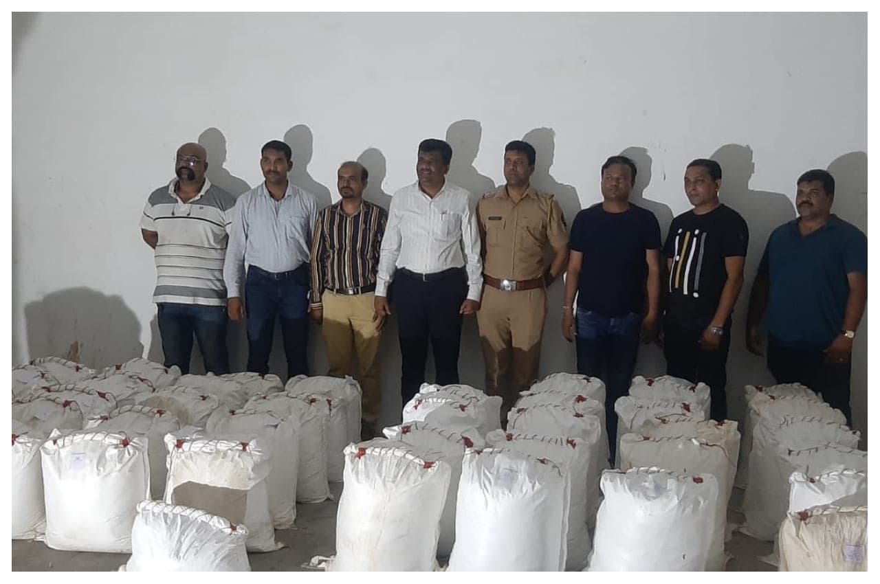 Gujarat: ड्रग फैक्ट्री का भंडाफोड़, इतनी ड्रग्स बरामद की कीमत जानकर चौंक जाएंगे