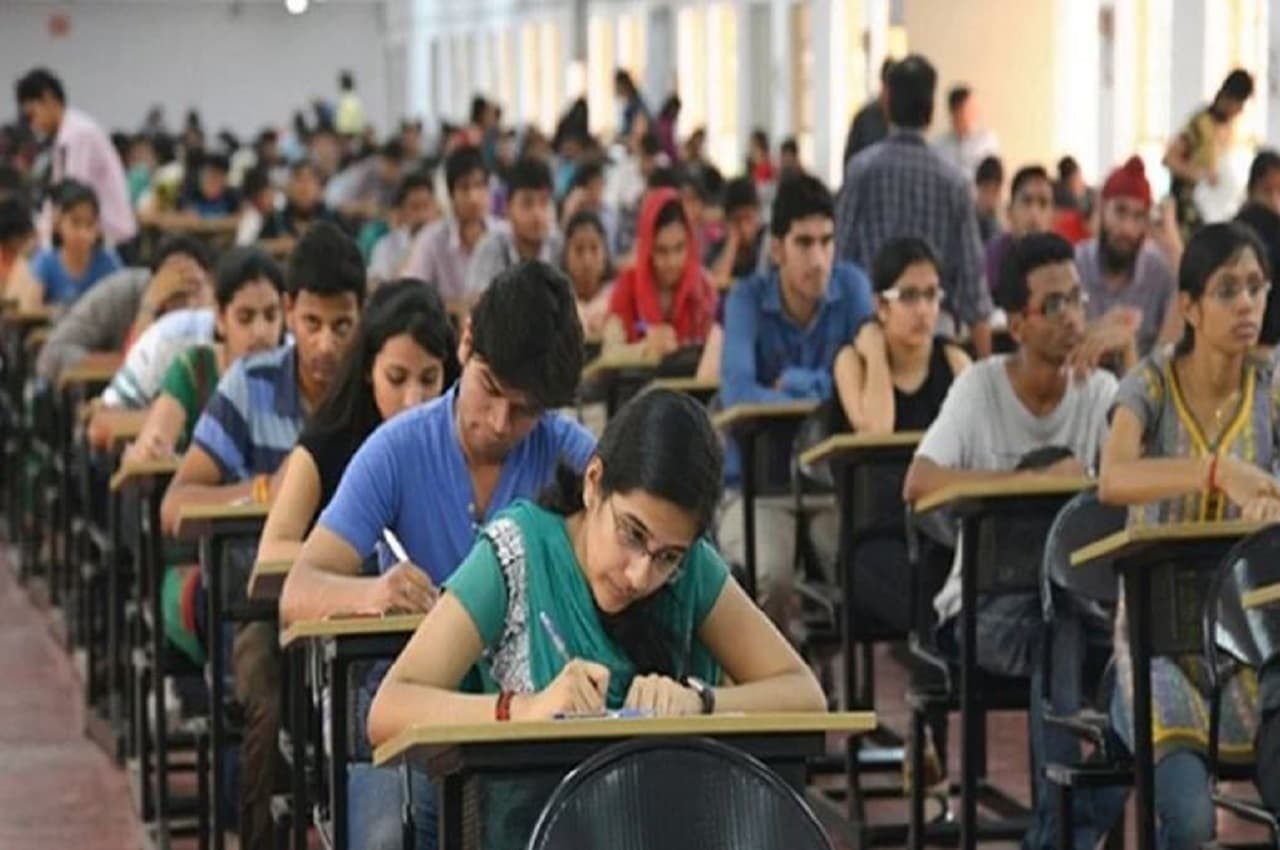 UKPSC Exam Calendar 2022: पुलिस कांस्टेबल समेत अन्य परीक्षाओं का शेड्यूल जारी, यहां एक क्लिक में करें चेक