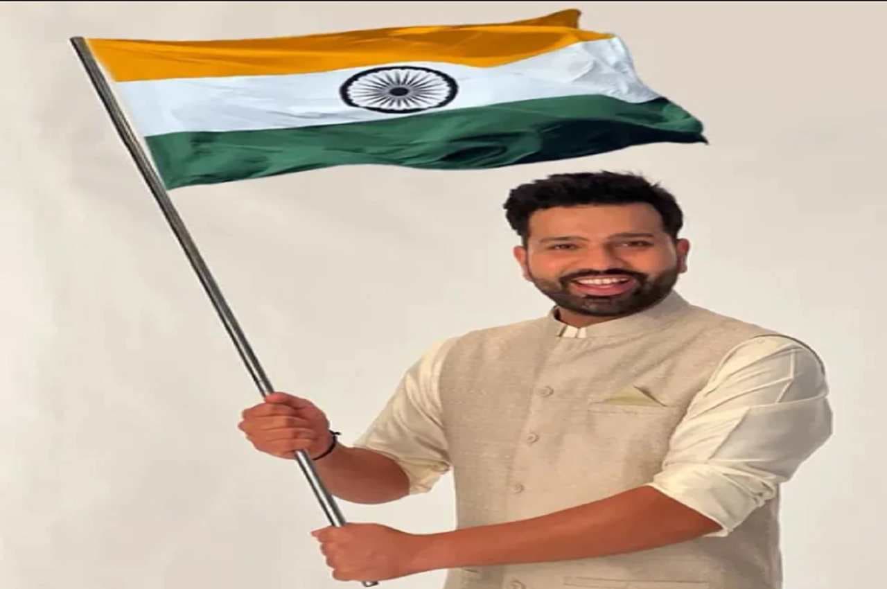 खिलाड़ियों ने मनाया आजादी का जश्न, हाथ में तिरंगा थामे दिखे कोहली-रोहित और सचिन