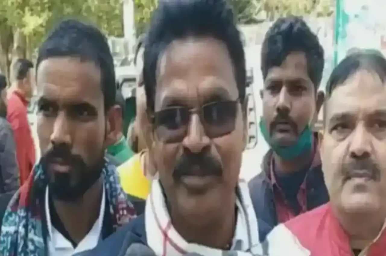 बिहार में बवाल कानून मंत्री पर सवाल, किडनैपिंग केस में हैं वांटेड