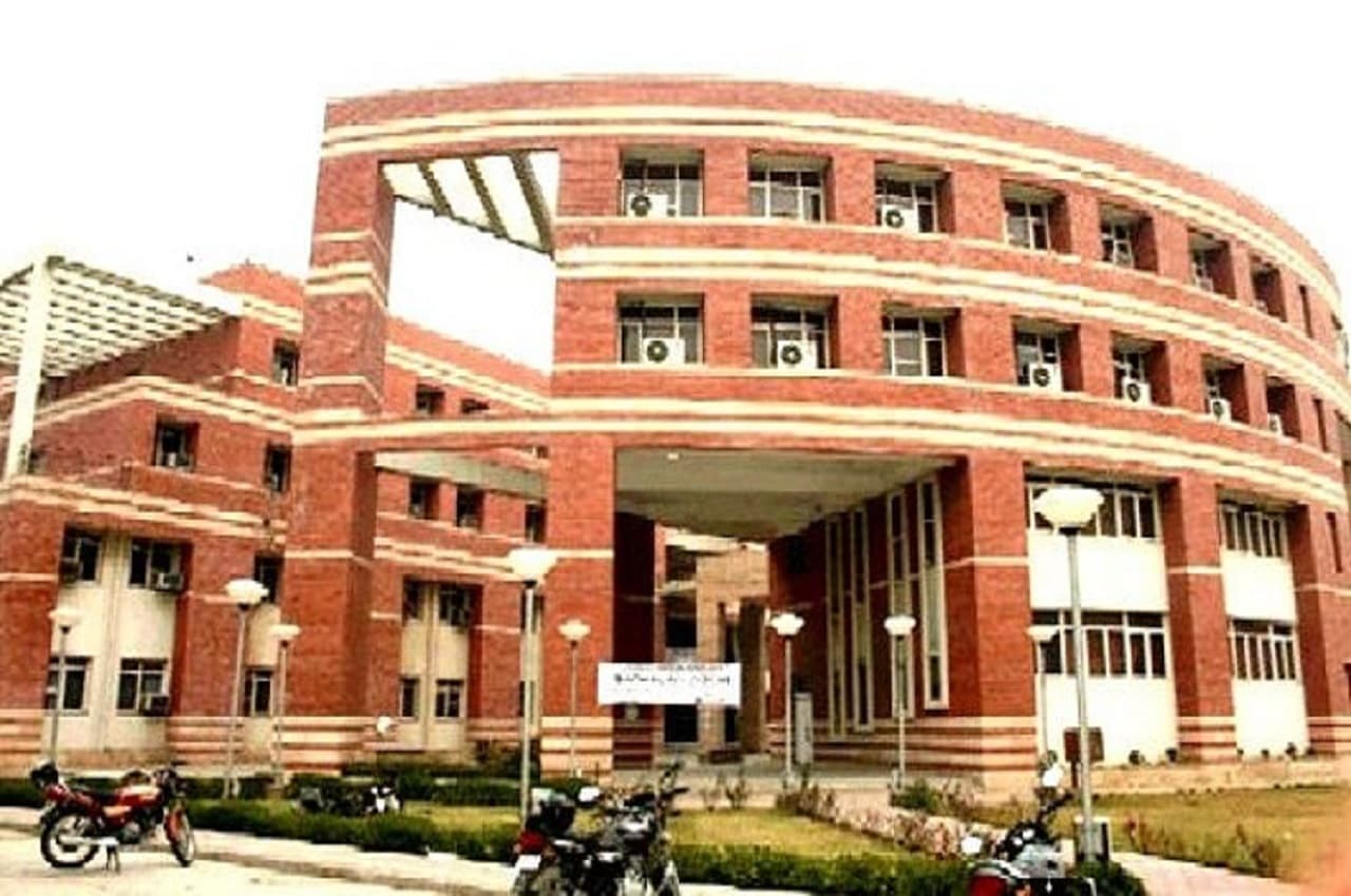 JMI Admissions 2022: जामिया मिलिया इस्लामिया में एडमिशन की प्रक्रिया शुरू, सिर्फ ये छात्र कर सकते हैं आवेदन