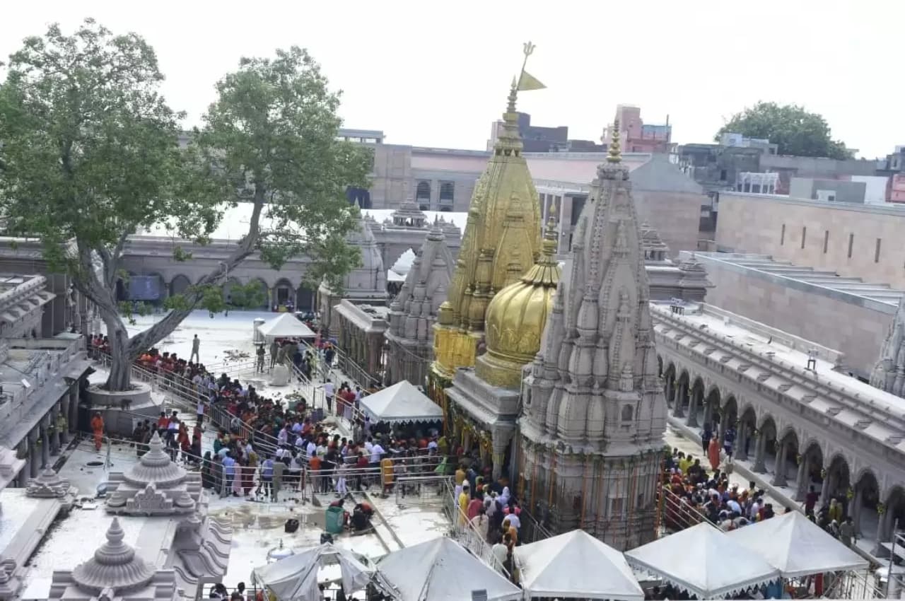 क्राउड मैनेजमेंट सीखने यूपी आए महाराष्ट्र के अधिकारी, भगवान विट्ठल मंदिर में भी लागू होगा 'काशी मॉडल'