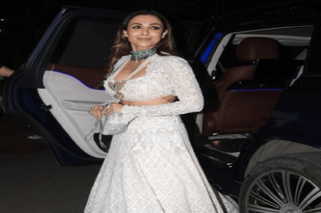 Malaika Arora ने सफेद लहंगे में लूटी लाइम लाइट, फैंस के लिए नजरें हटा पाना मुश्किल