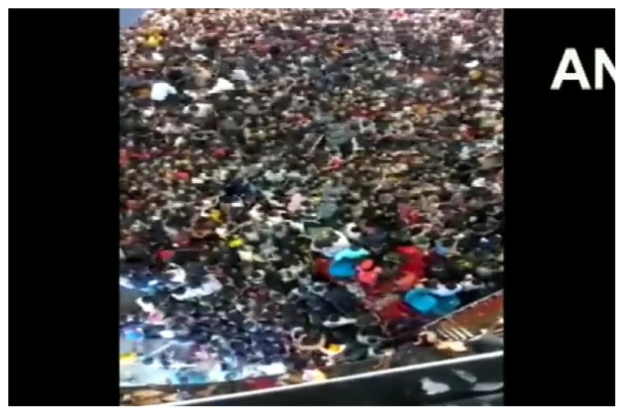 Video: मलयालम मूवी Thallumaala के प्रमोशन पर पहुंच गए इतने लोग, इवेंट ही करना पड़ा कैंसिल