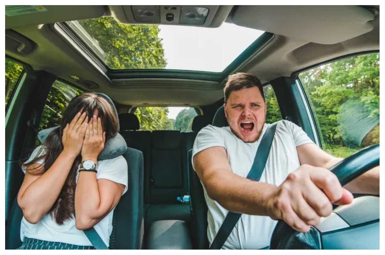 Driving Tips: गाड़ी के ब्रेक फेल होने पर घबराएं नहीं, सिर्फ इन विशेष बातों का रखें ध्यान