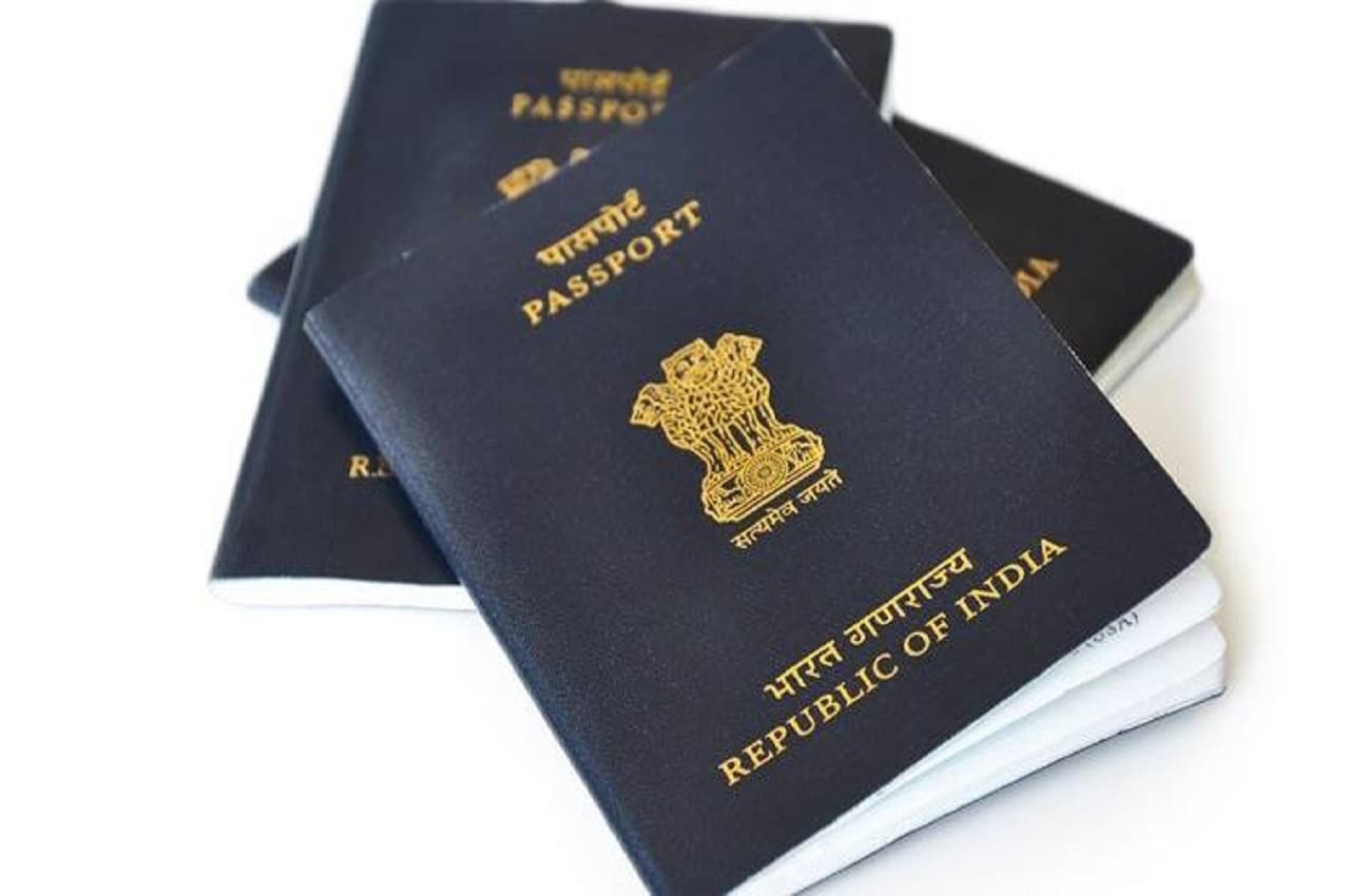 भारतीयों के लिए खड़ी हुईं मुश्किलें! अगर Passport पर दर्ज नहीं है 'पूरा नाम' तो भूल जाएं विदेश की यात्रा, नया सर्कुलर हुआ जारी