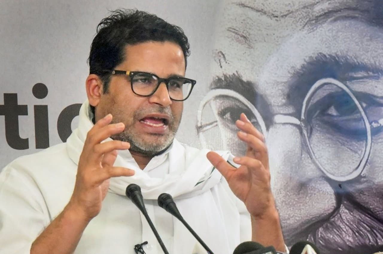 Bihar Politics: नीतीश ने आखिर तेजस्वी को ही क्यों चुना? प्रशांत किशोर ने बिहार के CM की रणनीति का किया खुलासा