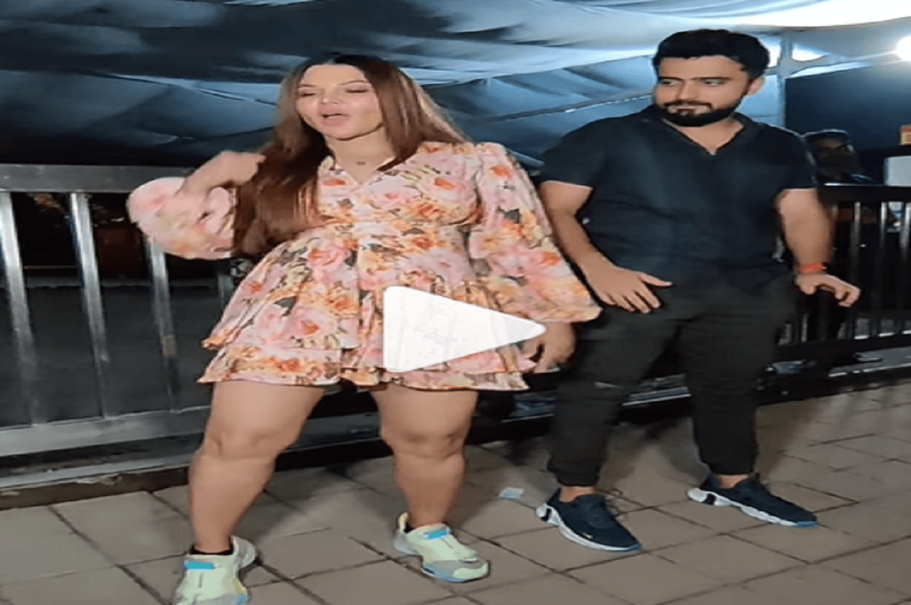Rakhi Sawant 'झलक दिखला' में जाने की कर रहीं तैयारी? बॉयफ्रेंड को सिखाया विजय देवरकोंडा का डांस मूव