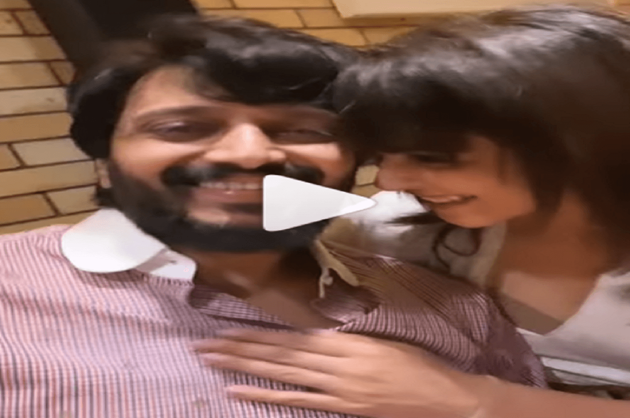 जेनेलिया डिसूजा को आया पति रितेश देशमुख पर प्यार, कैमरे के सामने हुए रोमांटिक