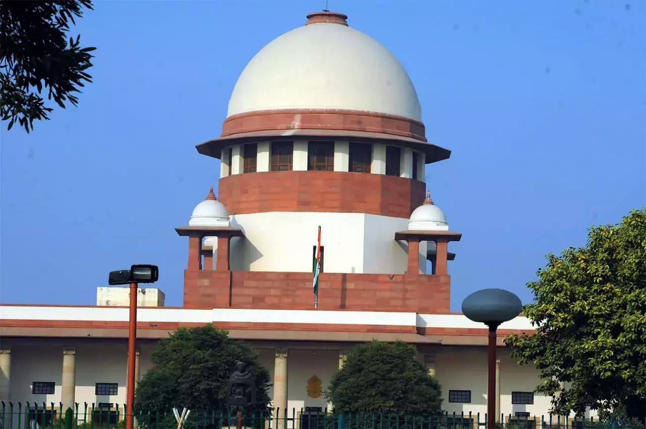 जनसंख्या नियंत्रण पर धर्मगुरु देवकीनंदन ठाकुर की याचिका पर सुप्रीम कोर्ट ने केंद्र को नोटिस जारी किया