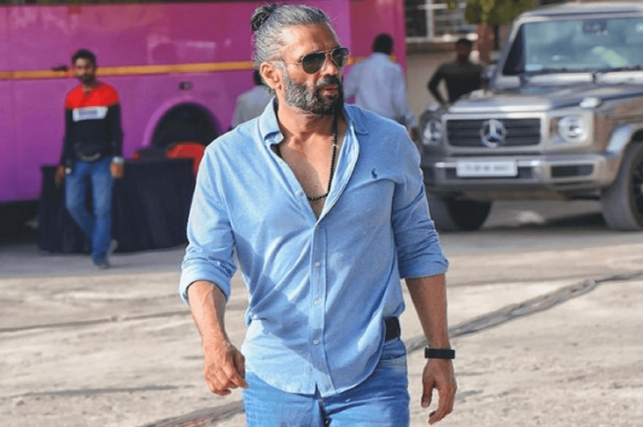 Suniel Shetty B’day: एक्टिंग नहीं इस फील्ड में नाम कमाना चाहते थे सुनील शेट्टी, आज है करोड़ों की संपत्ति